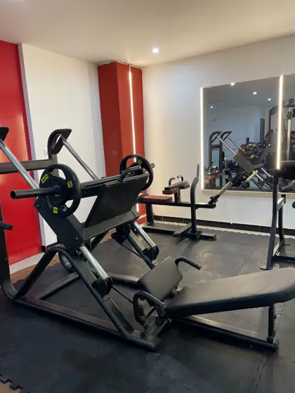 Leg press machine